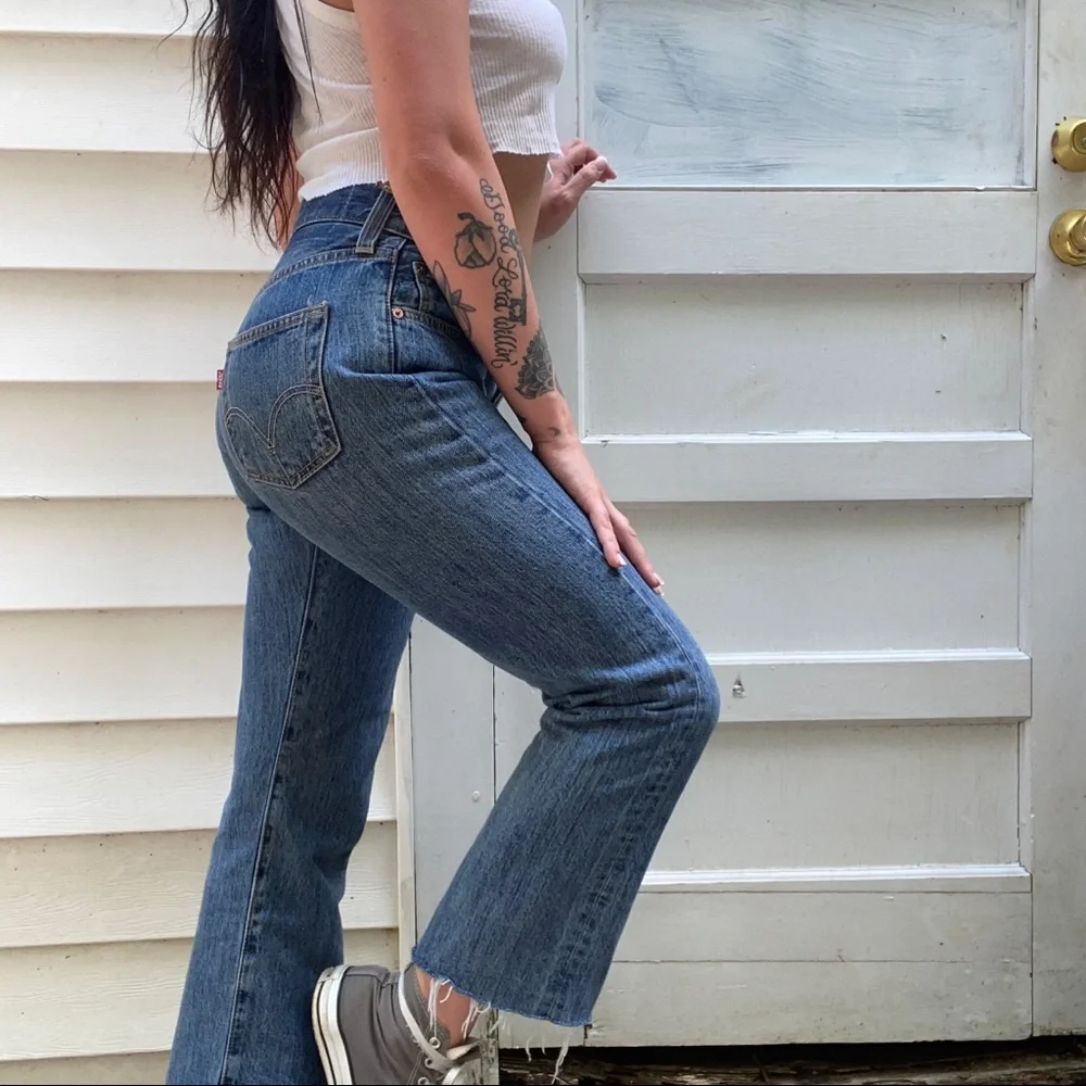 80S 501 LEVIS MID RISE STUDENT SLIM FIT MID RISE RARE VINTAGE MEDIUM WASH JEANS - Picture 6 of 7